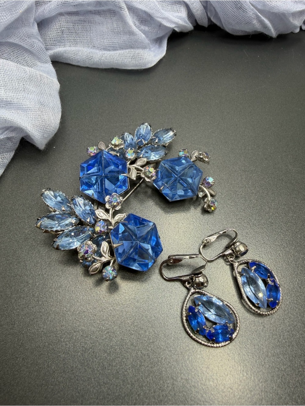 Vintage Art Deco Blue Brooch and Clip Earrings #69set